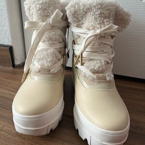 Women's Cream Winter Boots